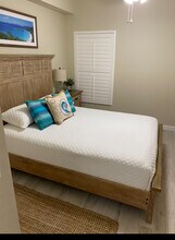 7505 Silver Trumpet Ln, Unit #102 in Naples, FL - Foto de edificio - Building Photo