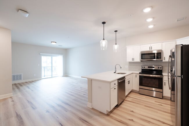 The Montclair in Albany, NY - Building Photo - Interior Photo