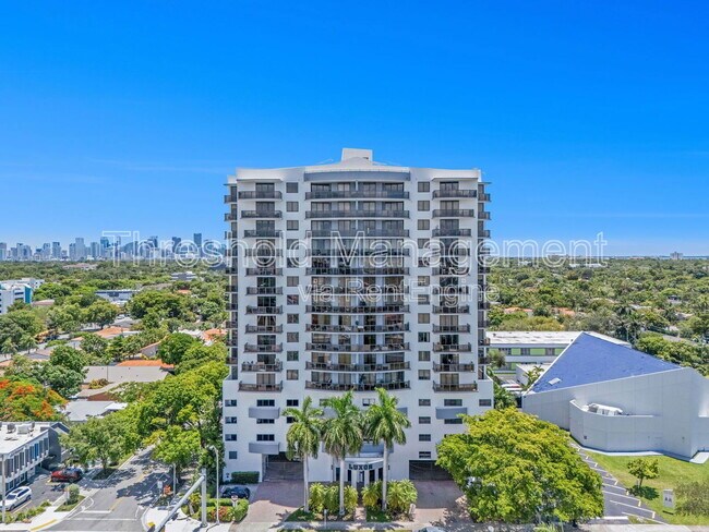 2301 SW 27th Ave in Miami, FL - Building Photo - Building Photo