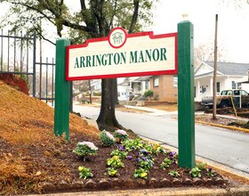 Arrington Manor Apartments in Columbia, SC - Building Photo - Building Photo