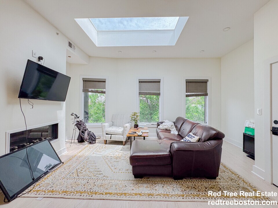231 Maverick St, Unit PH7 in Boston, MA - Foto de edificio