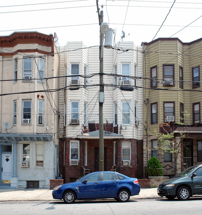 1812 Palisade Ave in Union City, NJ - Foto de edificio - Building Photo