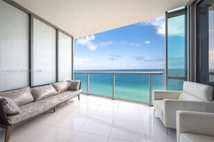 17121 Collins Ave in Sunny Isles Beach, FL - Building Photo