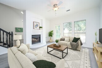 31 Silent Brook Pl in The Woodlands, TX - Building Photo - Building Photo