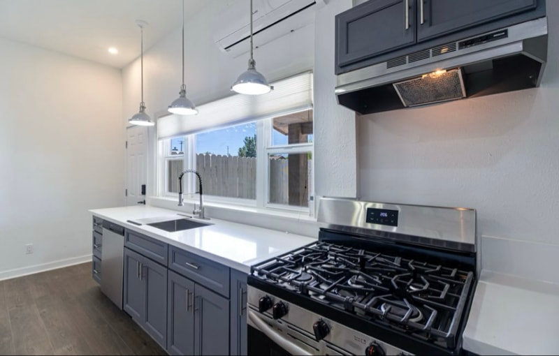 18739 Juniper St in Hesperia, CA - Building Photo