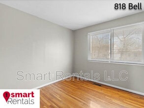 818 Bell Ave in Webster Groves, MO - Building Photo - Building Photo