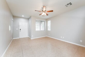 10111 Deep Glen St in Las Vegas, NV - Foto de edificio - Building Photo