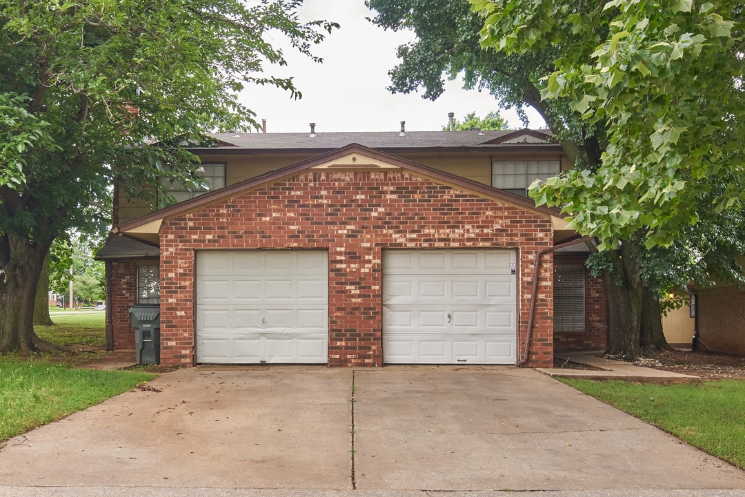 3800-3817 Penny Dr in Midwest City, OK - Building Photo