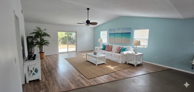 152 Fenimore Ln in Palm Coast, FL - Foto de edificio - Building Photo