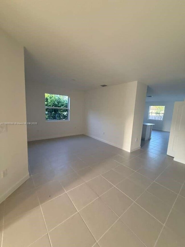 16202 SW 147th Ave in Miami, FL - Building Photo - Building Photo
