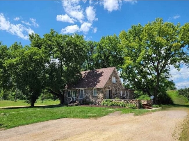 802 Le Hillier St, Unit 1