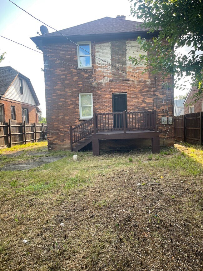 14518 Mark Twain St, Unit Lower Unit in Detroit, MI - Foto de edificio - Building Photo