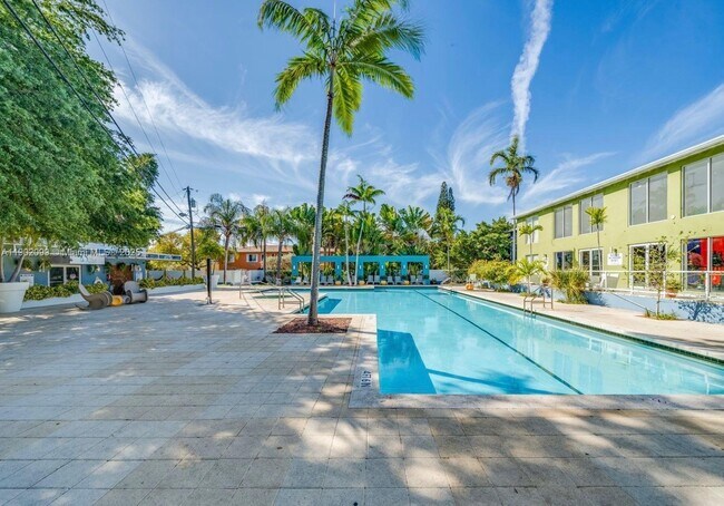 5215 NE 3rd Ct in Miami, FL - Building Photo - Building Photo