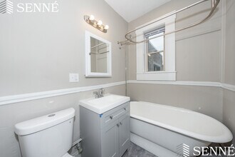 6 Sherborn Ct, Unit 10 in Medford, MA - Building Photo - Building Photo