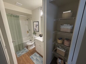 Rivers Edge Apartments and Townhomes in Dayton, OH - Foto de edificio - Building Photo