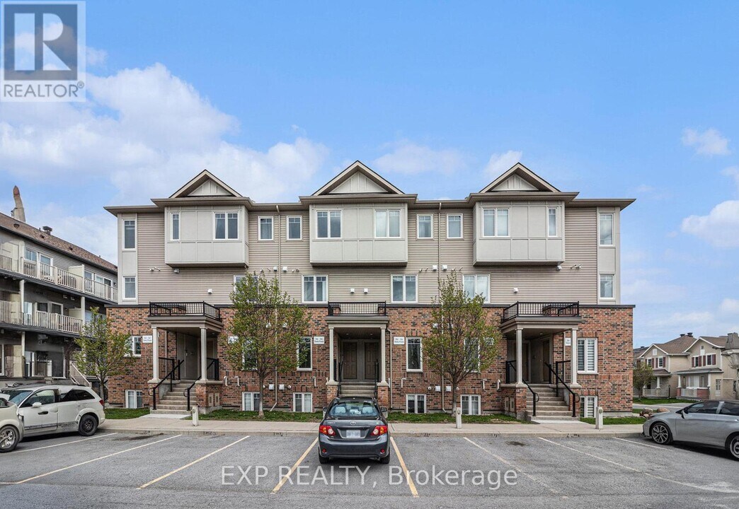 250 Shanly Private in Ottawa, ON - Building Photo