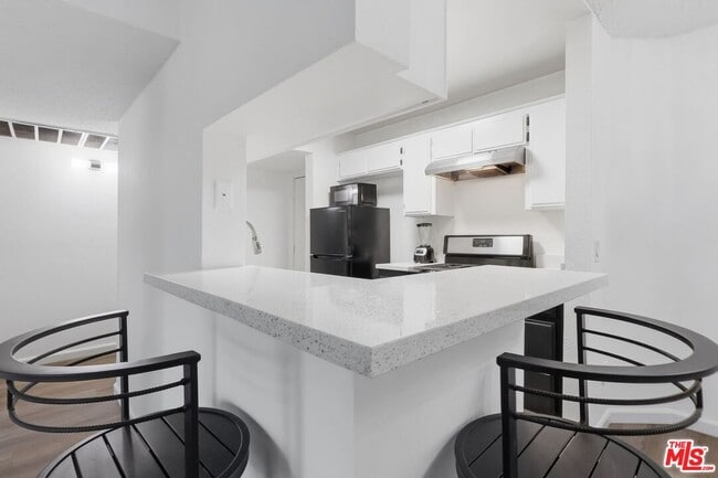 property at 11015 Morrison St