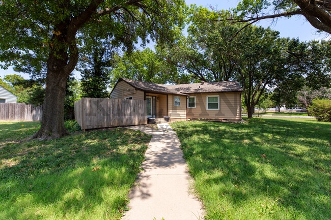 property at 22 N Hawthorne St