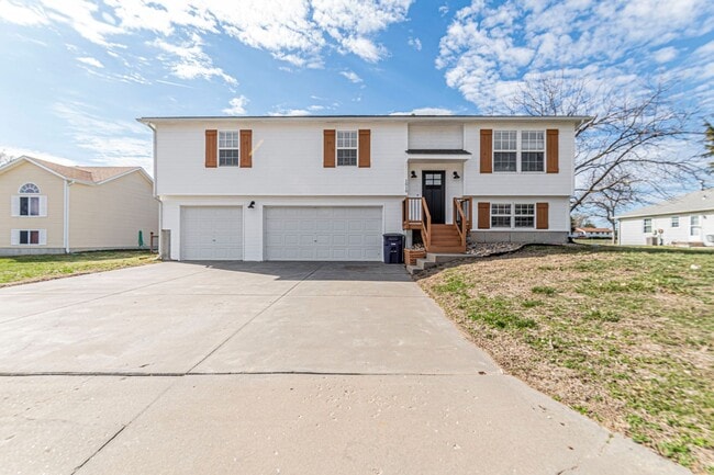 property at 1010 Bayview Cir
