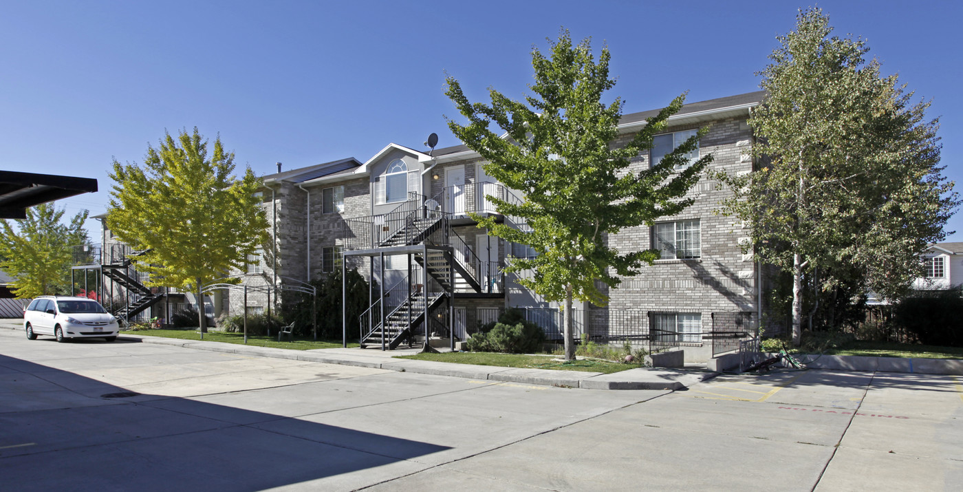 The Grand on 800 North in Orem, UT - Building Photo