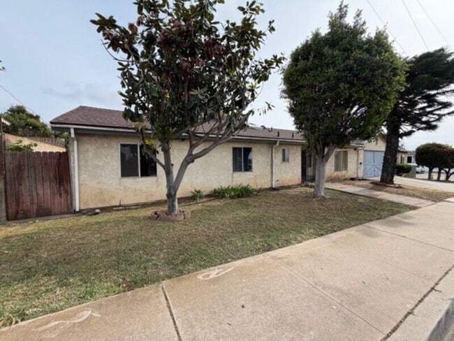 property at 1609 Grove St