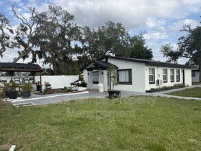 1154 Neptune Dr in Ruskin, FL - Building Photo - Building Photo