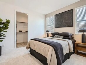 17361 W Smoketree Dr in Surprise, AZ - Foto de edificio - Building Photo