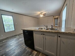 479 Suwanee Dr in North Fort Myers, FL - Building Photo - Building Photo