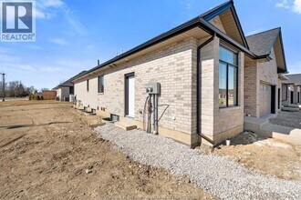 715 Elliot Pt Rd in Amherstburg, ON - Building Photo - Building Photo