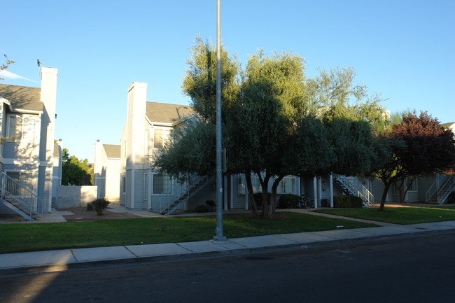 Lake Mead Villas in Las Vegas, NV - Building Photo - Building Photo