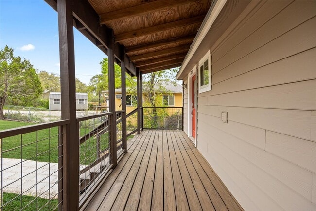 1216 Rip Jay Cir in Canyon Lake, TX - Building Photo - Building Photo