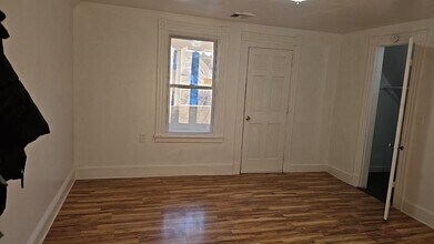 320 Willow St in Waterbury, CT - Building Photo - Building Photo