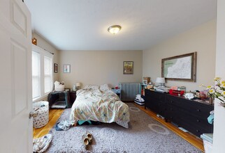 48 South Crescent Circuit, Unit 2 in Boston, MA - Foto de edificio - Building Photo