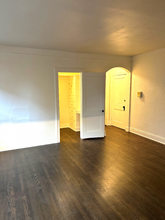 1960 SE Hawthorne Blvd-Unit -204 in Portland, OR - Building Photo - Building Photo