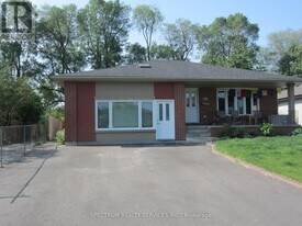 10 Elrose Rd in Brampton, ON - Building Photo