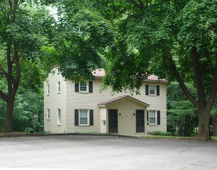 740-748 Liberty St in Penfield, NY - Building Photo