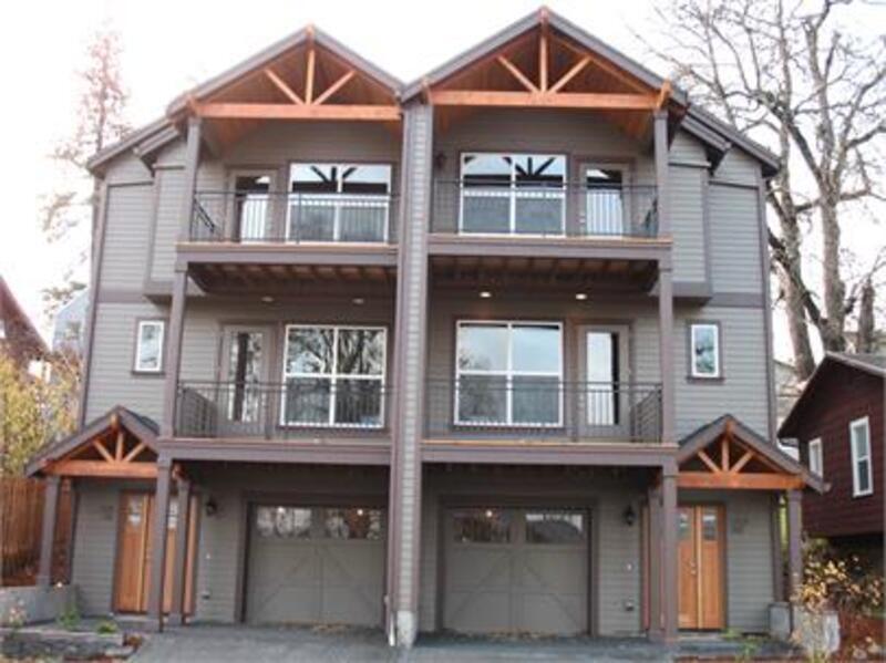 1523 Lincoln St in Hood River, OR - Building Photo