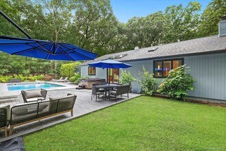 2723 Deerfield Rd in Sag Harbor, NY - Building Photo - Building Photo