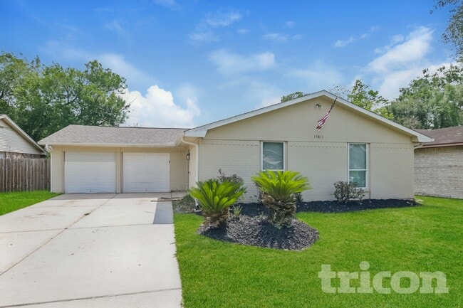 property at 15811 Kenbriar Dr