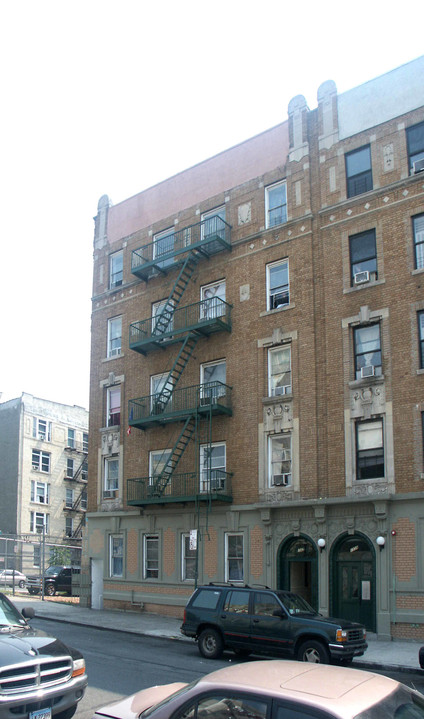 1562 Minford Pl in Bronx, NY - Building Photo