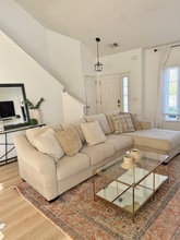 1044 Rambling Brook Rd in Nashville, TN - Foto de edificio - Building Photo