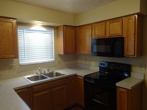 4242 Honey Bee Ct in Grove City, OH - Foto de edificio - Building Photo