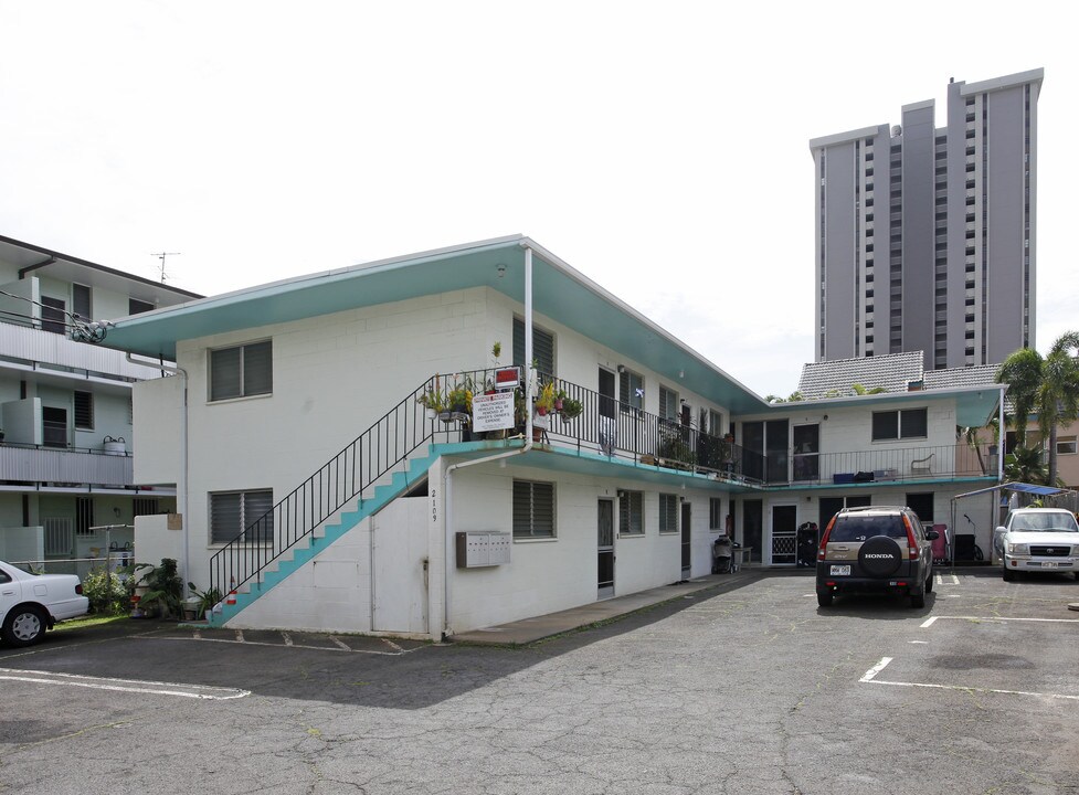 2109 Waiola St in Honolulu, HI - Building Photo