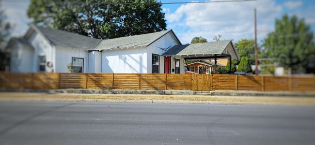 427 Floyd Ave in San Antonio, TX - Building Photo - Building Photo