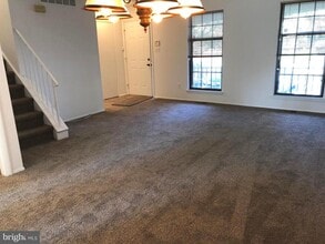 56 Burgundy Dr in Evesham, NJ - Building Photo - Building Photo