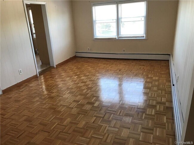 286 Columbus Ave in Harrison, NY - Building Photo - Building Photo