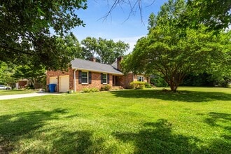 1620 Maycraft Rd in Virginia Beach, VA - Building Photo - Building Photo