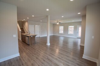 708 N Malbec Rd in Fayetteville, AR - Building Photo - Building Photo