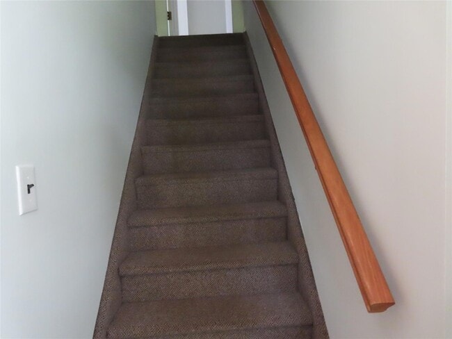 120 Cerny Pl in West Islip, NY - Building Photo - Building Photo