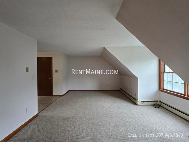 7 Hartley St, Unit C311 in Lewiston, ME - Foto de edificio - Building Photo